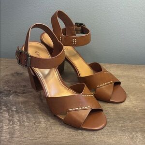 Crown Vintage Tan High Heel Sandals Size 6.5M